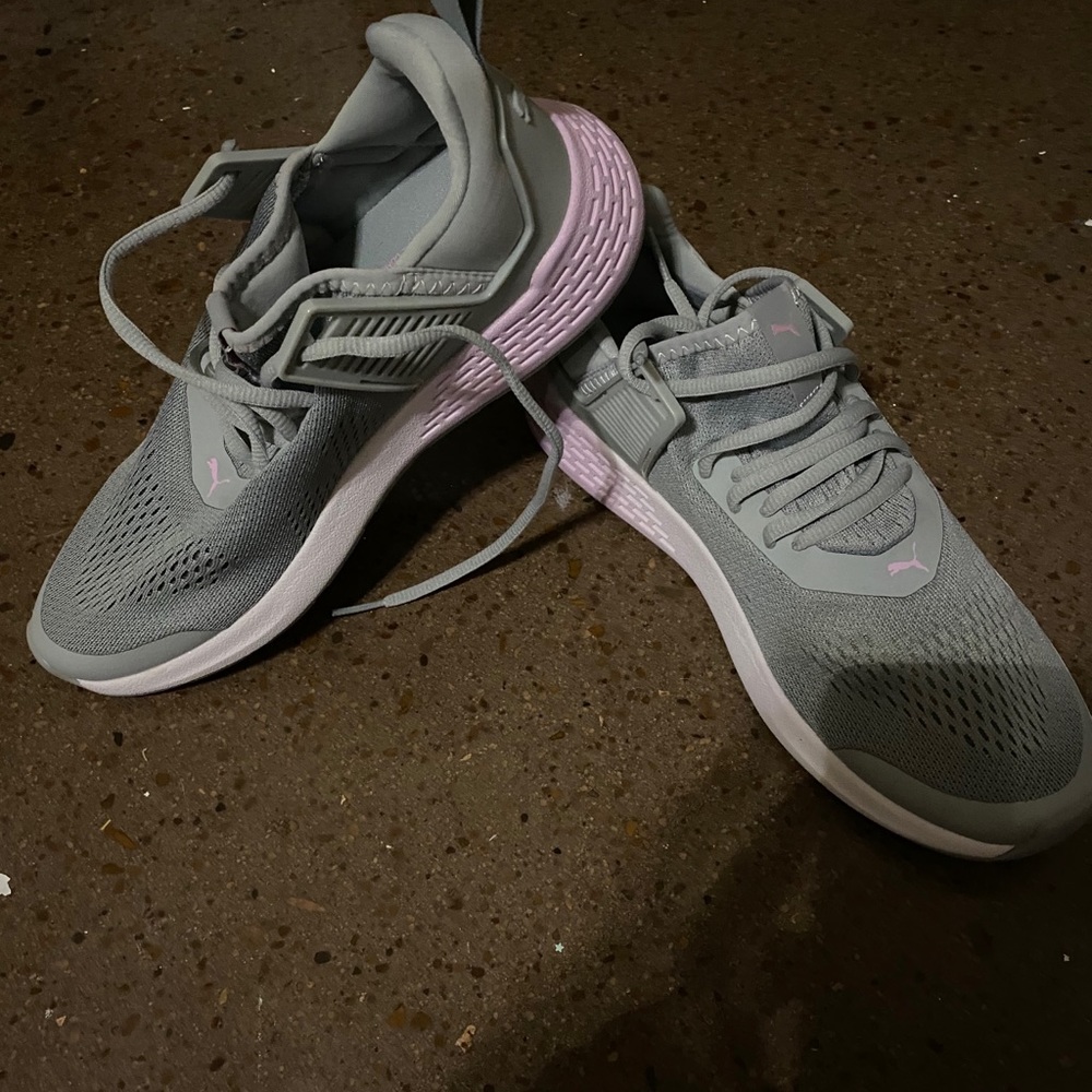 Women’s shoes